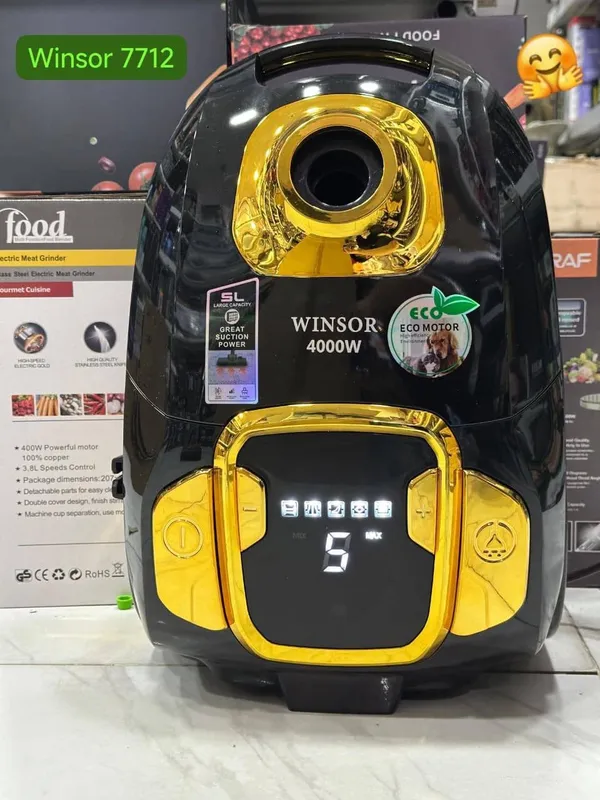 Winsor adi tozsoran, qara/qızılı, 4000W güc — пылесосы